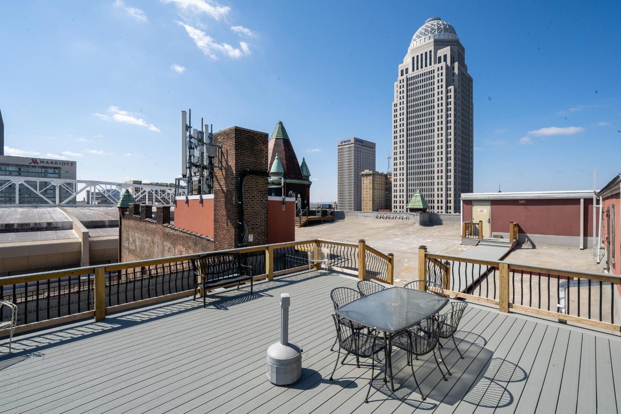Top Floor Penthouse At The Historic Levy Building Louisville Dış mekan fotoğraf