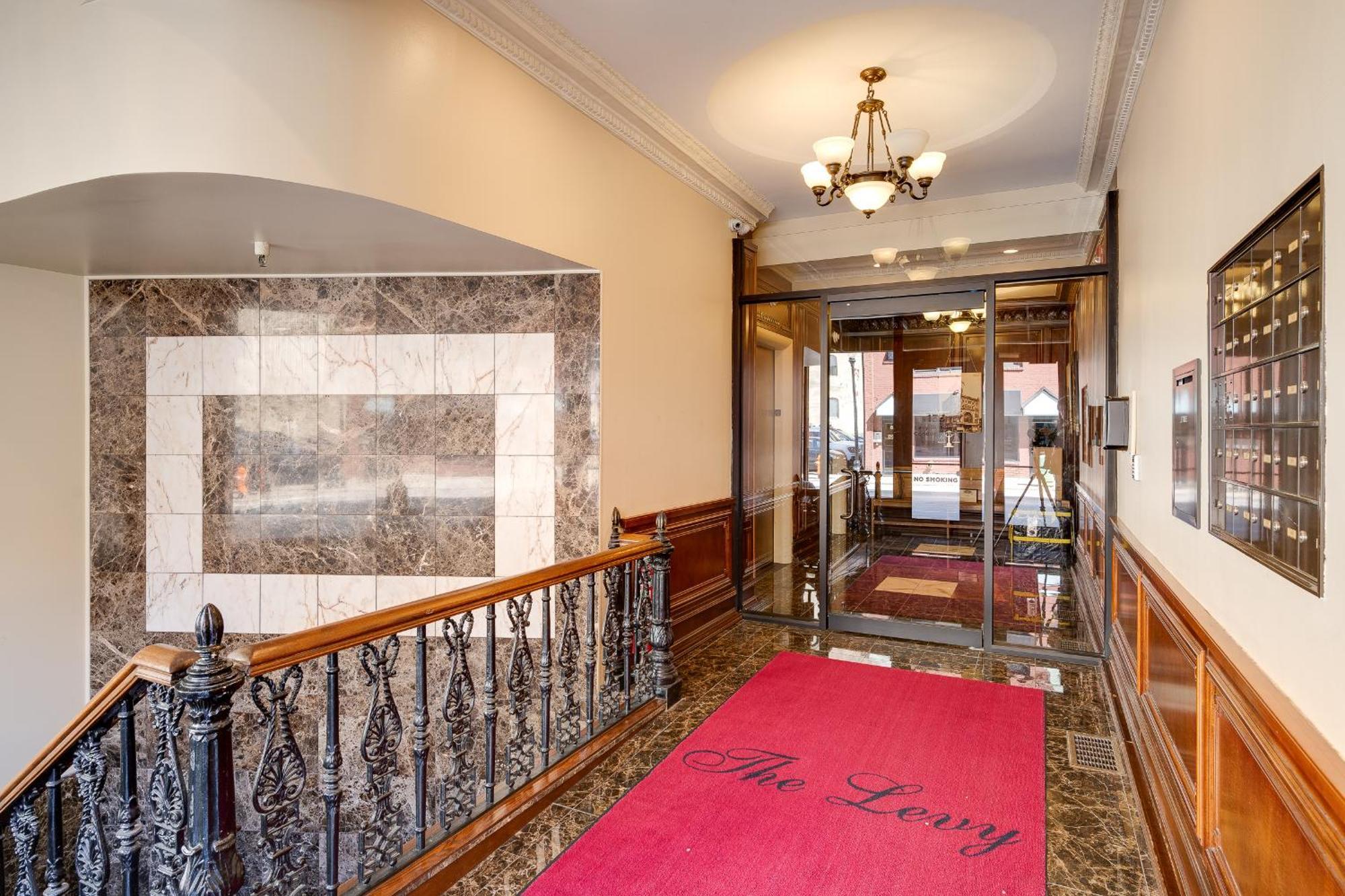 Top Floor Penthouse At The Historic Levy Building Louisville Dış mekan fotoğraf