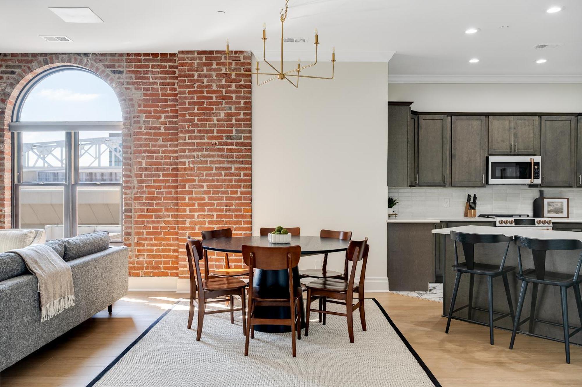 Top Floor Penthouse At The Historic Levy Building Louisville Dış mekan fotoğraf